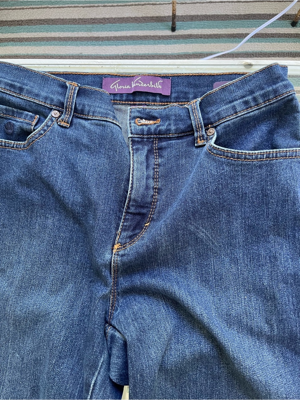 Gloria Vanderbilt women’s Classic Dark Blue Jeans